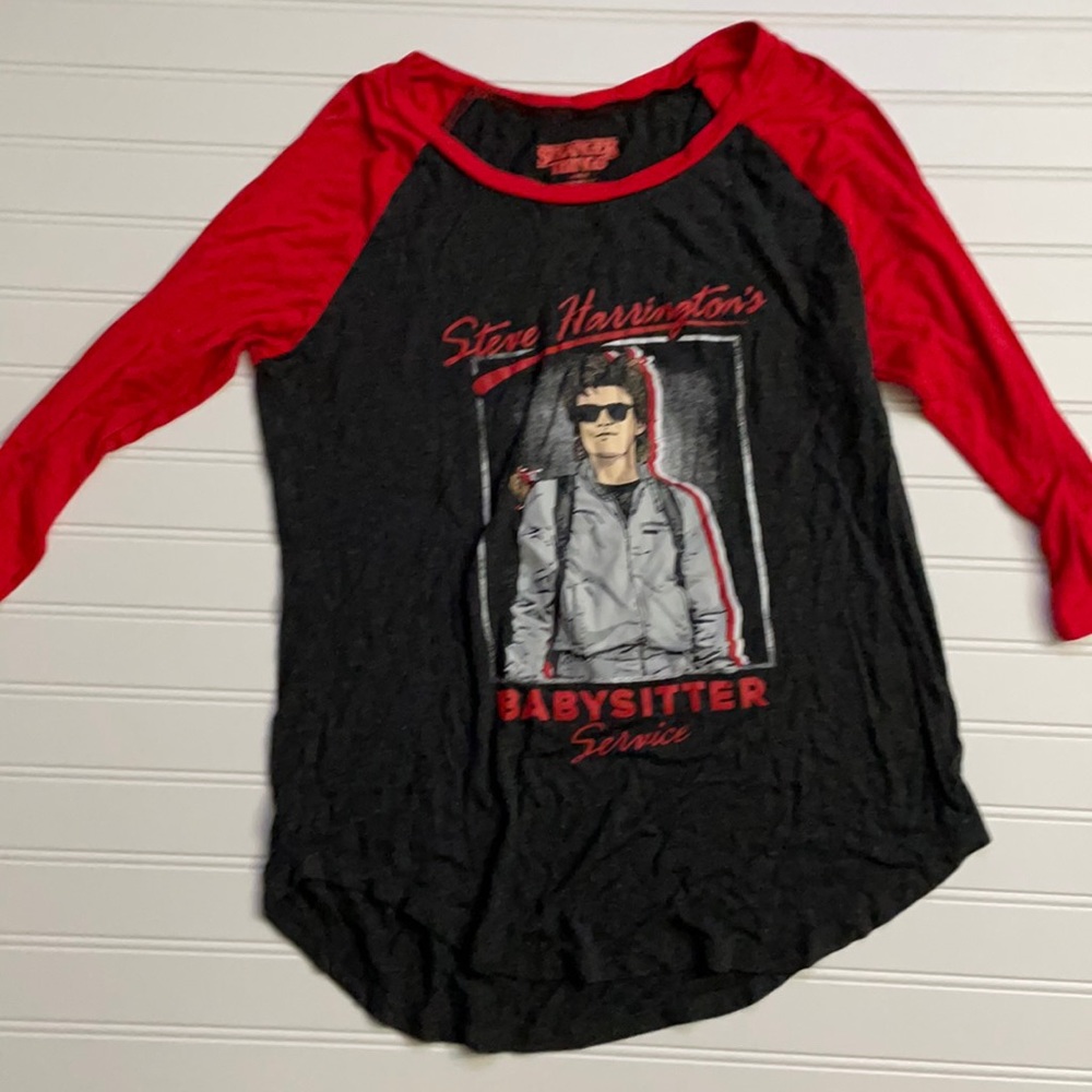 Stranger things Netflix series size medium